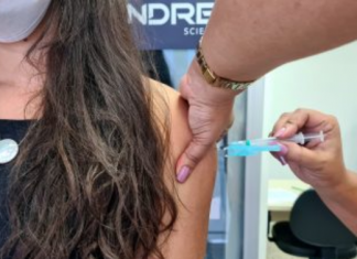 Mais de 400 mil baianos não compareceram para tomar segunda dose da vacina contra a Covid-19, diz Sesab