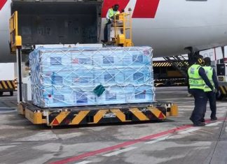 Novo lote com mais de 995 mil doses de vacina contra a Covid-19 chega à Bahia; outras 97 mil estão previstas para esta tarde