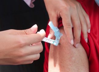 Mais de 180 mil pessoas ainda não tomaram a terceira dose contra a Covid-19