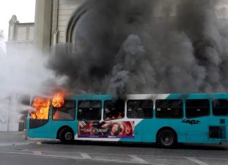 Alunos do ensino médio do Chile queimam ônibus e escolas; incidentes violentos aumentam 56%