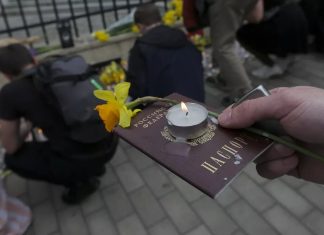 União Europeia discute proibição de vistos para russos