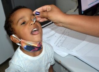 Feira vai vacinar crianças contra a poliomielite em escolas da rede municipal