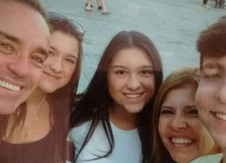 Viúva de Gugu Liberato relembra última foto do apresentador tirada com a família antes de morrer