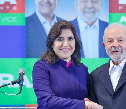 Lula se encontra com Simone Tebet para definir ministério para a senadora