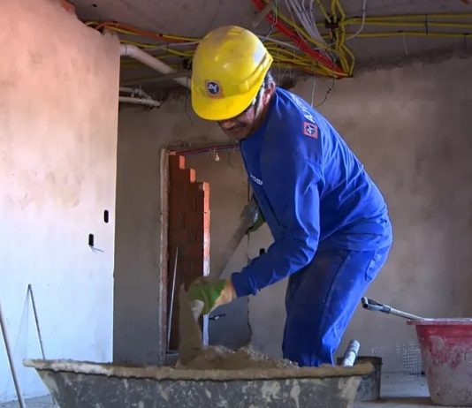 Casa do Trabalhador e empresas de Feira de Santana divulgam vagas de emprego disponíveis nesta quarta