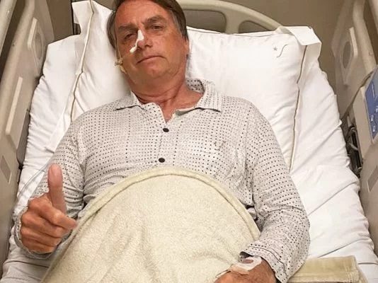 Jair Bolsonaro é hospitalizado nos Estados Unidos com dores abdominais