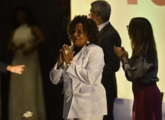 Posse de Margareth Menezes na Cultura vira festa por recriação do MinC