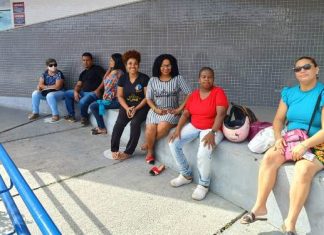 Consórcio pede indenização de R$ 100 mil a camelôs do Shopping Popular