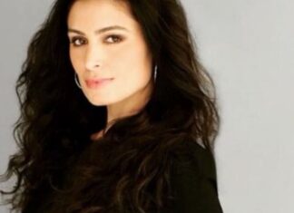 Completamente nua, ex do pai de Neymar agita web com foto íntima; veja clique