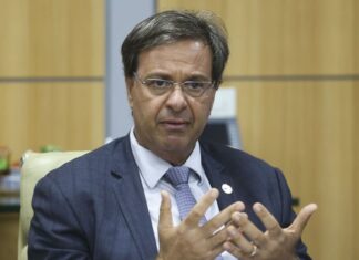 Ex-ministro do Turismo de Bolsonaro critica Zema por defender frente Sul-SE contra NE