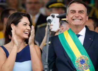 Bolsonaro detalha Pix que fez a familiares e assessores; saiba valores