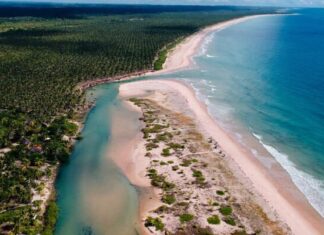Quatro turistas se afogam em praia de Maraú; um deles está desaparecido