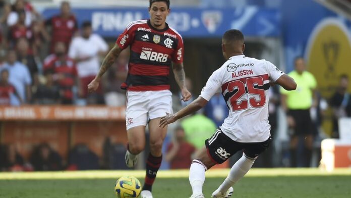 sao-paulo-sai-na-frente-do-flamengo-em-primeiro-jogo-da-final-da-copa-do-brasil_widelg