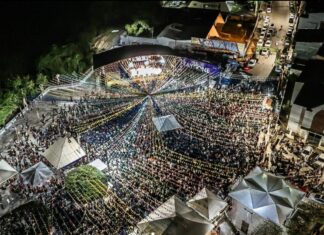 ARRAÍA DO TAMO JUNTO EM CATU É SUCESSO DE PÚBLICO