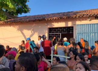 Eleição do conselho tutelar em Santa Bárbara foi marcada por filas, bagunça e desorganização.