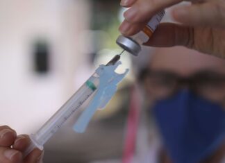 Brasil teve prejuízo bilionário com vacinas vencidas na pandemia, aponta TCU