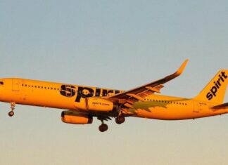 Criança de seis anos é colocada em voo errado por companhia aérea