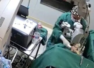 Médico dá soco no rosto de idosa durante cirurgia nos olhos; assista