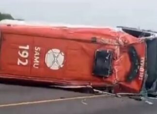 Ambulância capota enquanto transportava gestante em Juazeiro
