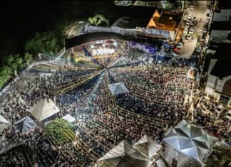 ARRAÍA DO TAMO JUNTO EM CATU É SUCESSO DE PÚBLICO