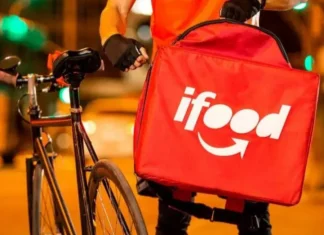 Entregadores do iFood receberão aumento de R$ 1 na taxa de entrega