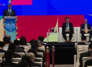 Na China, governador Jerônimo Rodrigues apresenta potencial da Bahia para receber investimentos em tecnologia