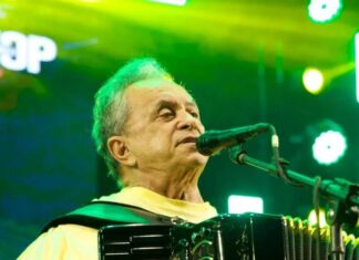 Show de Flávio José leva multidão à Cavalgada de Miguel Calmon