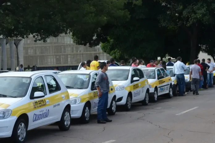 CNH-do-Brasil-governo-lanca-programa-que-dispensa-0136734200202511061300-ScaleDownProportional