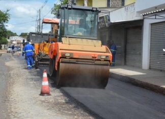 Prefeitura inicia pavimentação asfáltica da rua Primavera, em trecho que liga os bairros Pampalona e Asa Branca