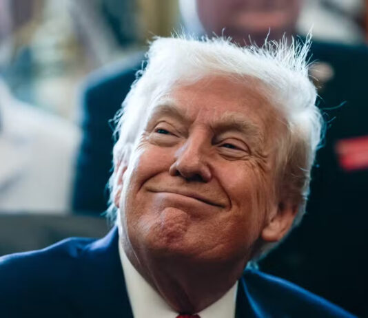 Trump assina decreto que recomenda classificar a maconha como droga ‘menos perigosa’ nos EUA