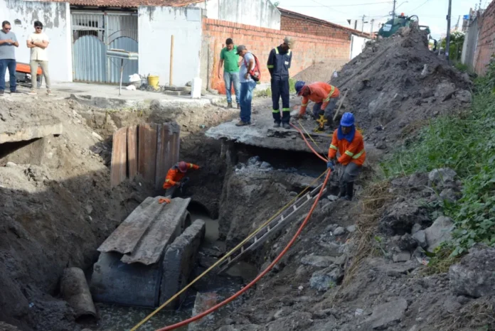 DisC5BLG-BAIRRO-PANORAMA-SERVICOS-DE-DRENAGEM-PREFEITO-E-EQUIPE-DA-SOMA-FOTO-03-POR-CAU-PRETTO-Copia-1024x685-1