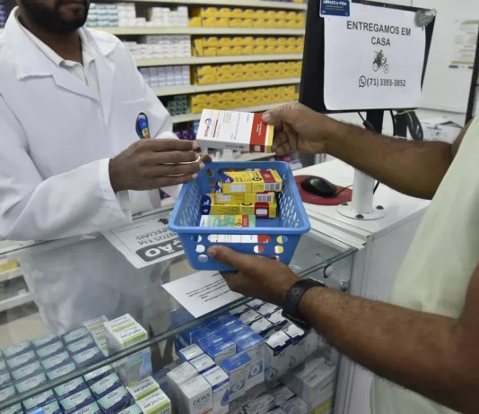 O perigo nas farmácias