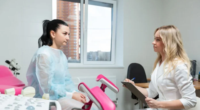 A doença que atinge 10% das mulheres, provoca infertilidade, dor intensa e afeta até relacionamentos