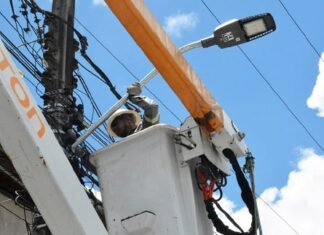 Prefeitura inicia implantação de iluminação pública com LED em Humildes, Jaíba e Maria Quitéria