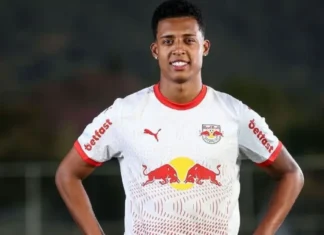 Ex-Palmeiras, Vanderlan operou o cérebro, e Red Bull Bragantino atualiza situação