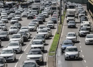 Venda de veículos deve crescer 6% em 2026, puxada por motocicletas