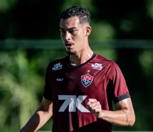 Vitória rescinde com Diogo Silva após pouco mais de um mês no clube