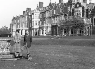 ‘A casa mais confortável da Inglaterra’: expulso de residência pelo caso Epstein, irmão de Charles se muda para propriedade luxuosa