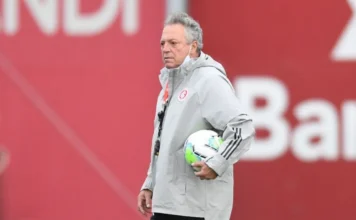 Diretor de clube da Série A é suspenso pelo STJD por fala homofóbica