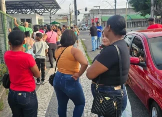 Senhas insuficientes deixam dezenas de pessoas sem atendimento no SAC da Olímpio Vital