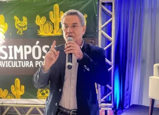 Bahia destaca liderança na avicultura durante simpósio em Feira de Santana