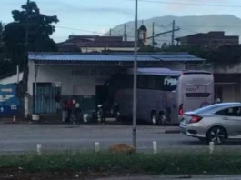Ônibus invade rodoviária no sudoeste da Bahia e deixa pelo menos dois mortos