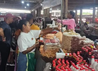 Véspera da Sexta-feira Santa: quiabo e castanha variam até R$ 50 no Centro de Abastecimento