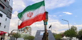 Petróleo dispara e barril supera R$ 566 com ameaça de Trump ao Irã