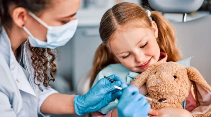 Quando é hora de trocar o odontopediatra pelo dentista de adulto?