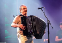 É oficial: Flávio José não vai cantar no São João da Bahia