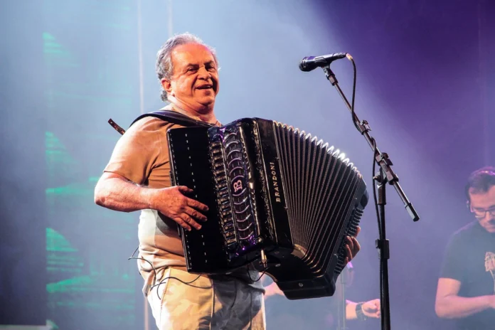 flavio-jose-se-apresenta-na-bahia-3293516-article