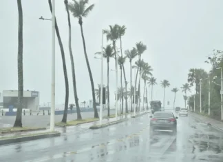 Frente fria avança sobre Salvador e aumenta o risco de chuva nos próximos dias