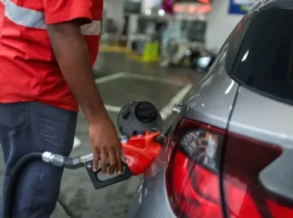 Mistura de etanol na gasolina sobe para 32%: o preço vai baixar?