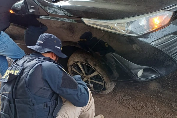 gestante-entra-em-trabalho-de-parto-na-br-324-e-pneu-do-carro-fura-durante-viagem-3330641-article
